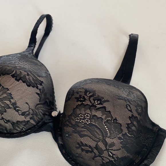 Victoria’s Secret body by Victoria Lined perfect coverage black bra, size 36D - Picture 3 of 13